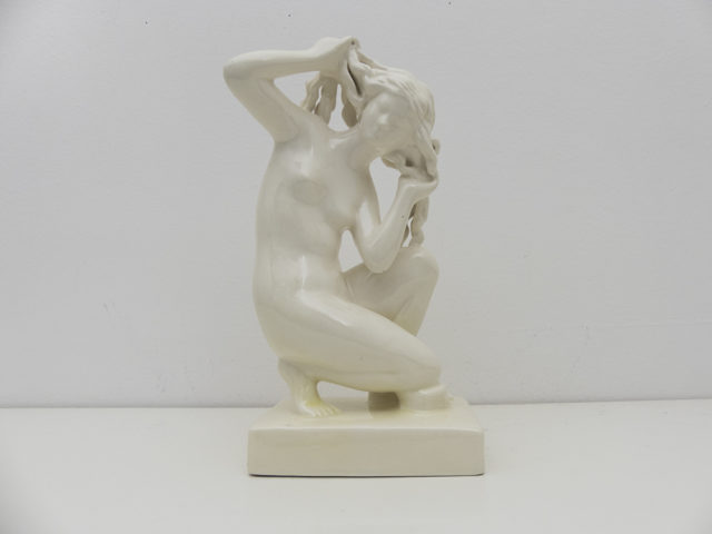Afrodite sculptural ceramic figure