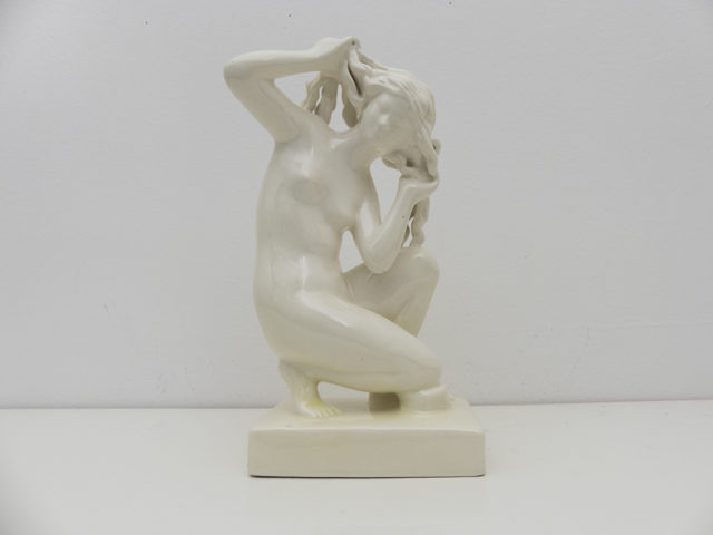 Afrodite sculptural ceramic figure