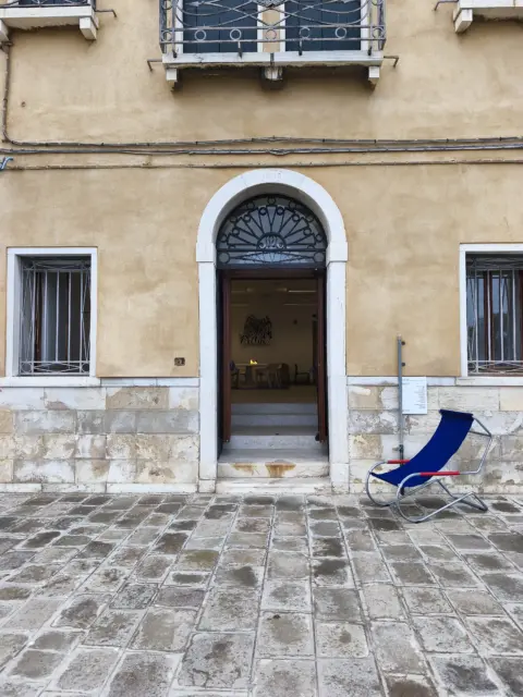 fratelli giudici lido chair in an outdoor setting in our temporary showroom in venice 